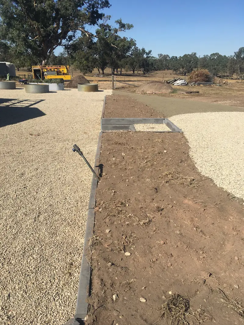 Retaining wall drainage and construction